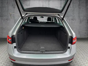 Škoda Superb Combi 2.0 TDi Ambition 4x4 DSG
