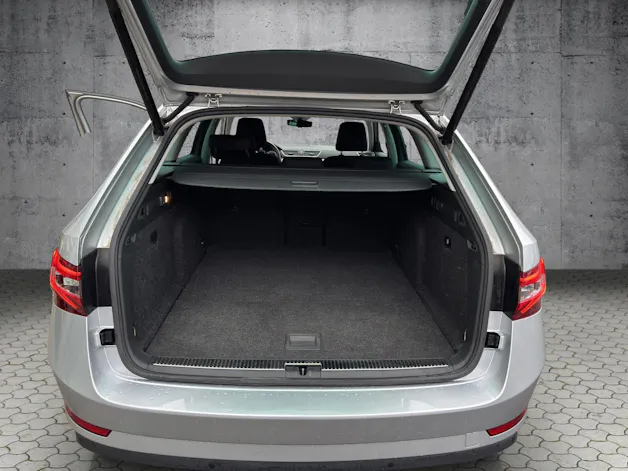 Škoda Superb Combi 2.0 TDi Ambition 4x4 DSG