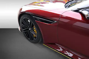 Aston Martin DB12