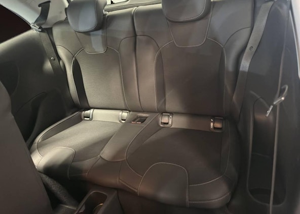 Vehicle image 7 Vehicle image 7