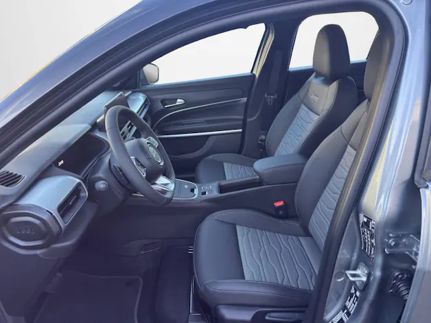 Jeep Avenger 1.2 MHEV Upland Plus 4xe