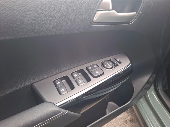 Vehicle image 12 Vehicle image 12