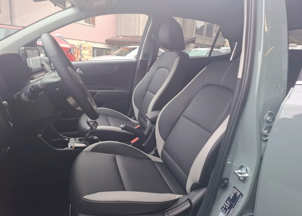 Vehicle image 13 Vehicle image 13