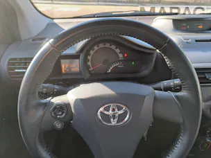 Toyota iQ 1.0 VVT-i Q2 MiD