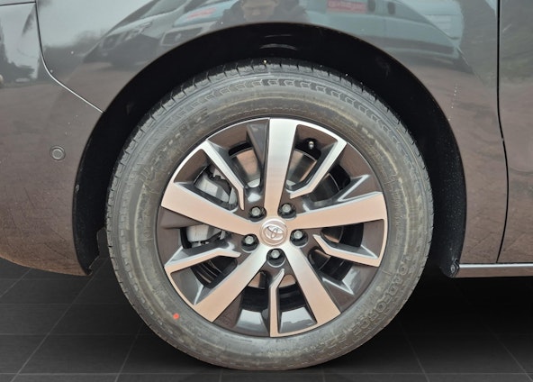 Vehicle image 14 Vehicle image 14