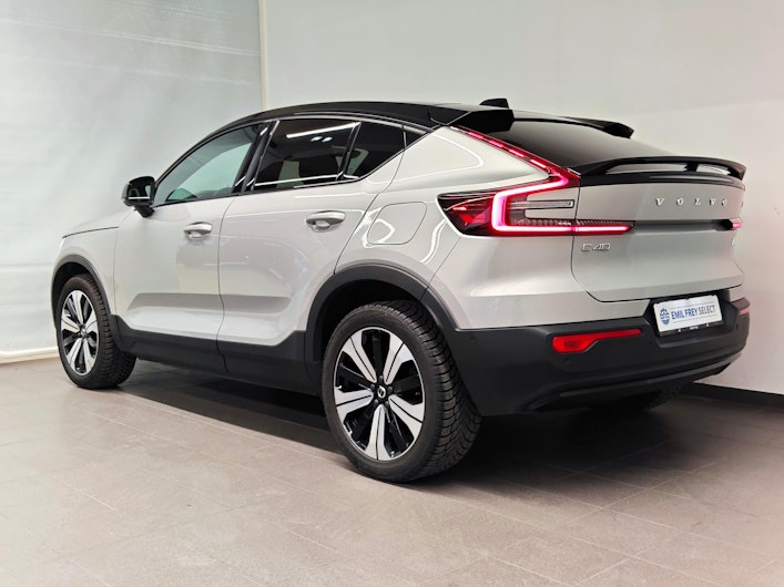 Vehicle image VOLVO C40