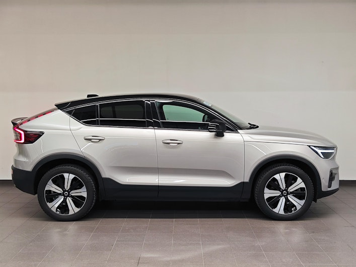 Vehicle image VOLVO C40