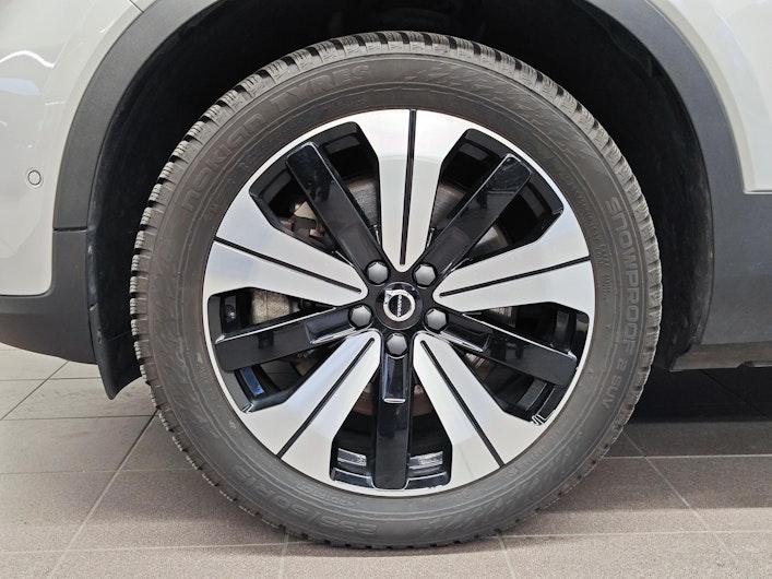 Vehicle image VOLVO C40