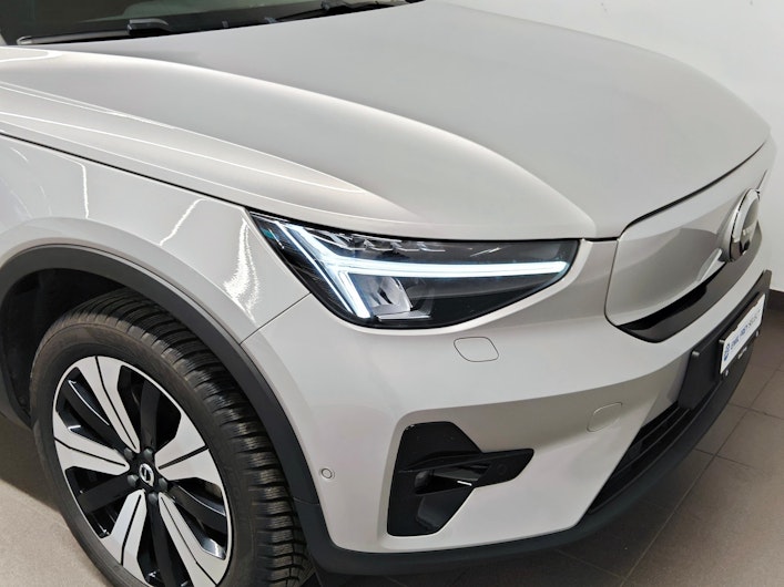 Vehicle image VOLVO C40