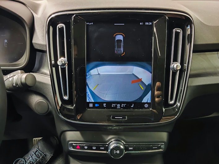 Vehicle image VOLVO C40