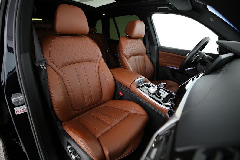 Vehicle image BMW X5