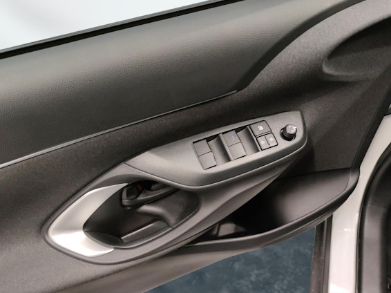 Vehicle image 16 Vehicle image 16