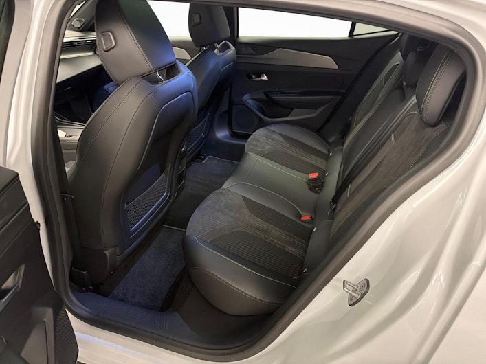 Vehicle image PEUGEOT 408