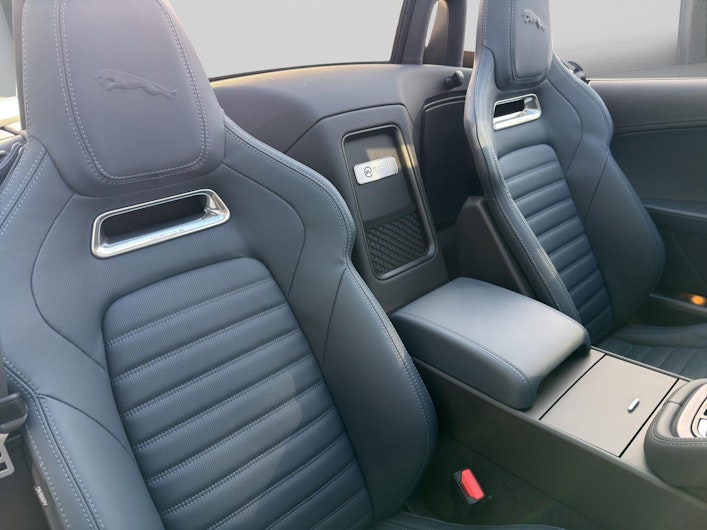 Vehicle image JAGUAR F-TYPE