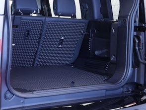 Vehicle image LAND ROVER Defender 110 3.0 D I6 300 X-Dynamic HSE