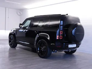 Land Rover Defender 110 3.0 D I6 300 X-Dynamic HSE