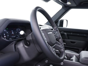 Vehicle image LAND ROVER Defender 110 3.0 D I6 300 X-Dynamic HSE