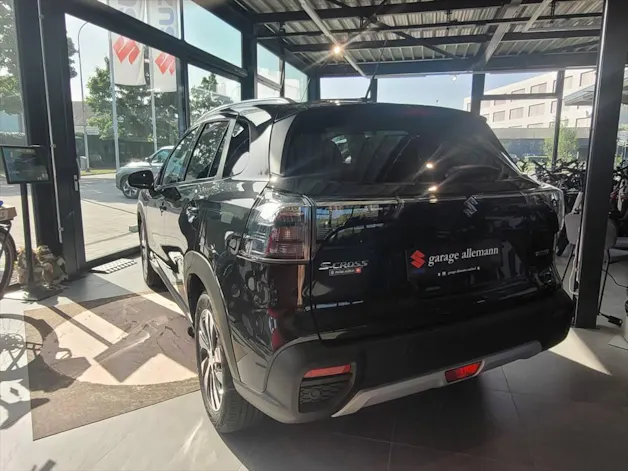 Suzuki S-Cross 1.4 T Compact Top Hybrid 4x4