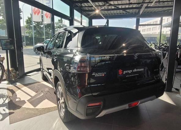 Vehicle image 4 Vehicle image 4