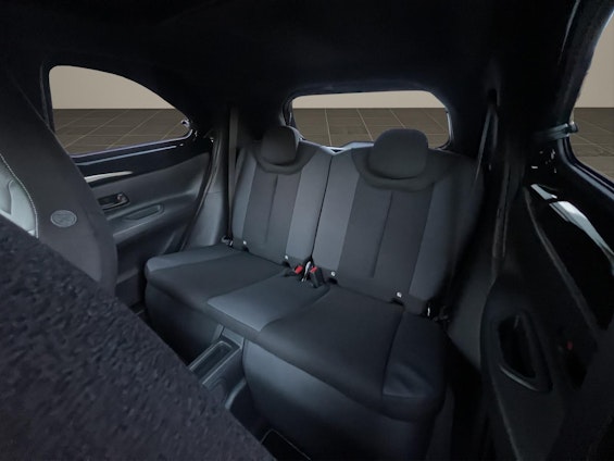 Vehicle image 17 Vehicle image 17