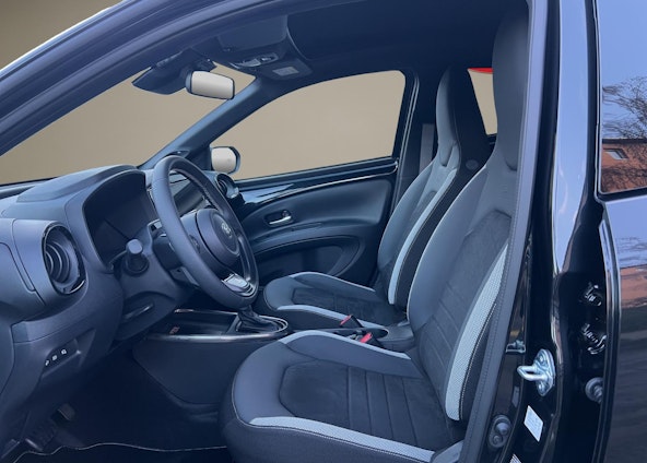 Vehicle image 8 Vehicle image 8