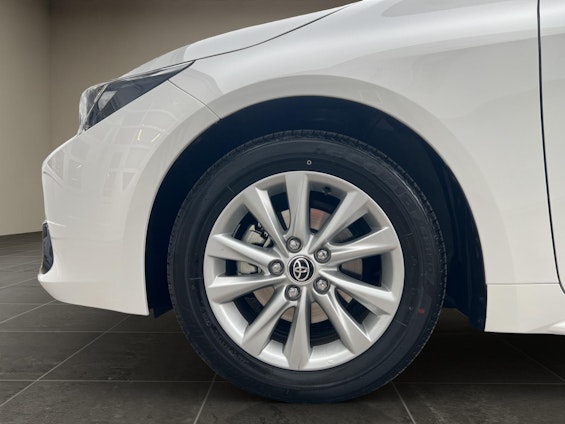 Vehicle image 19 Vehicle image 19