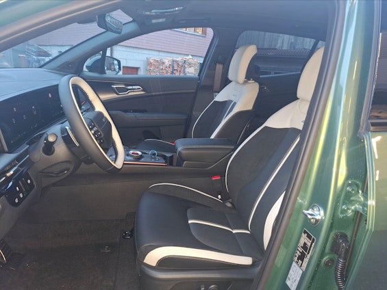 Vehicle image 14 Vehicle image 14