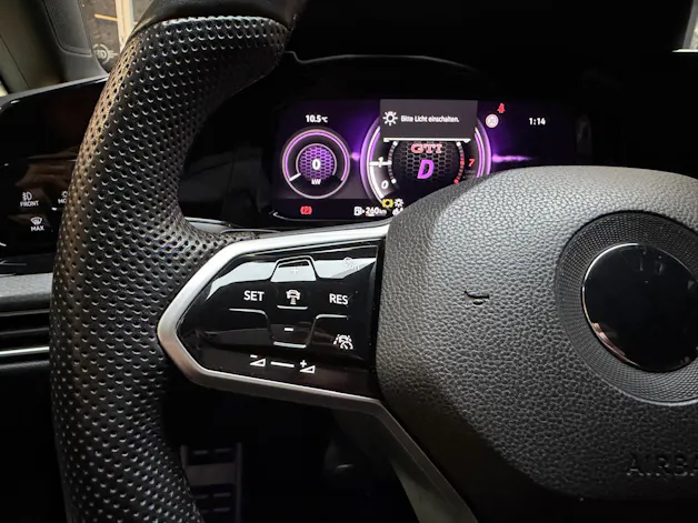 VW Golf VIII 2.0 TSI GTI DSG
