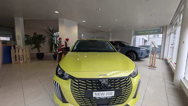 Peugeot 208 1.2 Hybrid Allure Premium