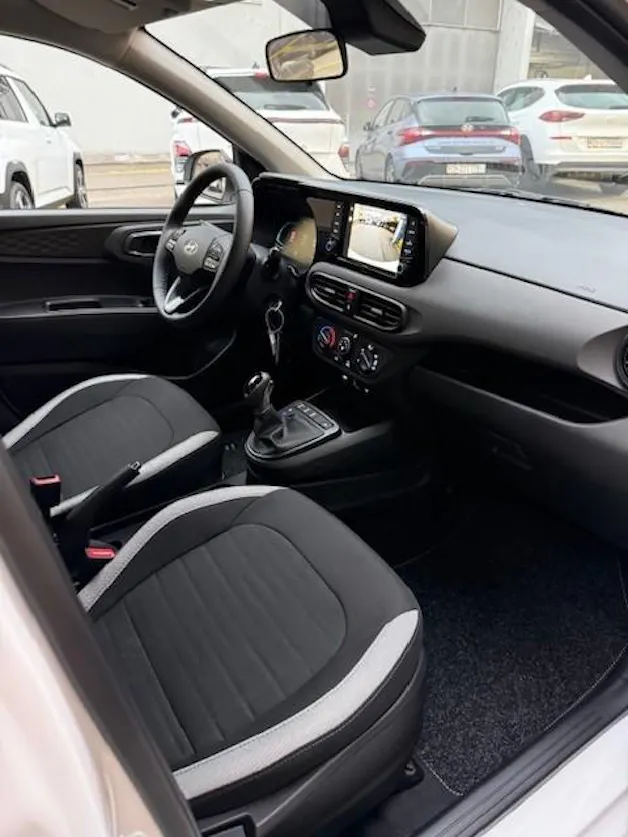 Hyundai i10 1.2 Amplia AMT5