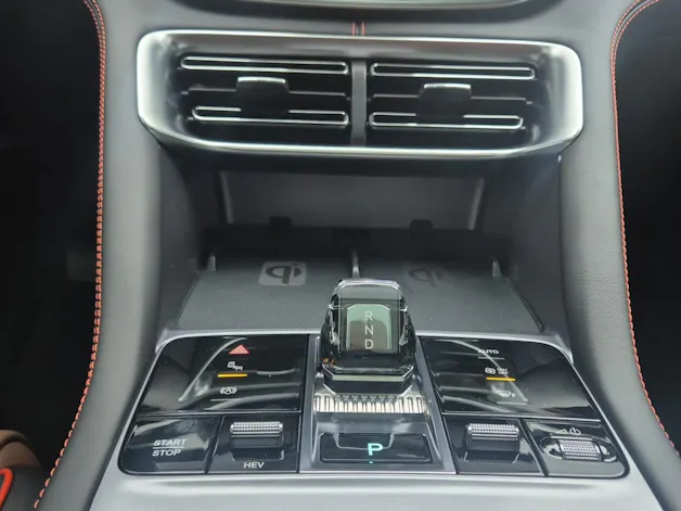 BYD Seal U DM-i Design AWD
