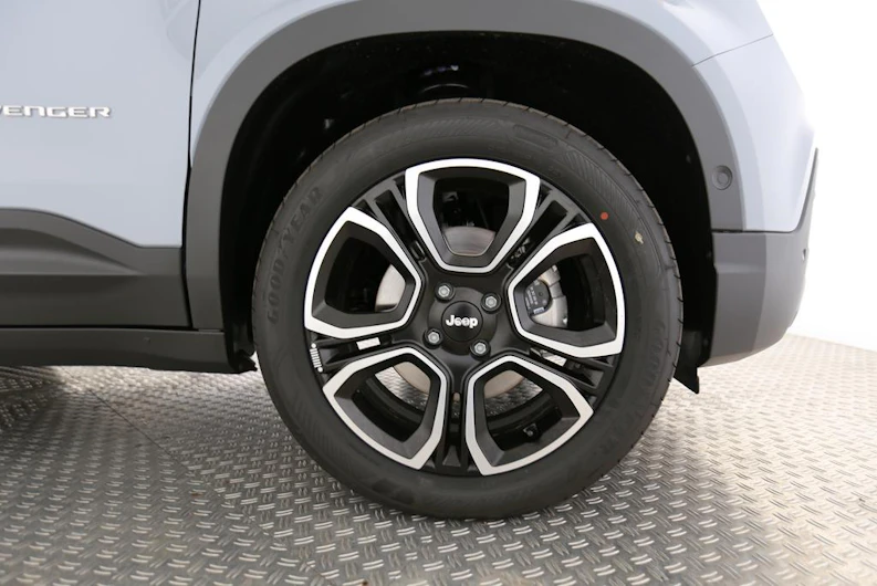 image du véhicule JEEP AVENGER