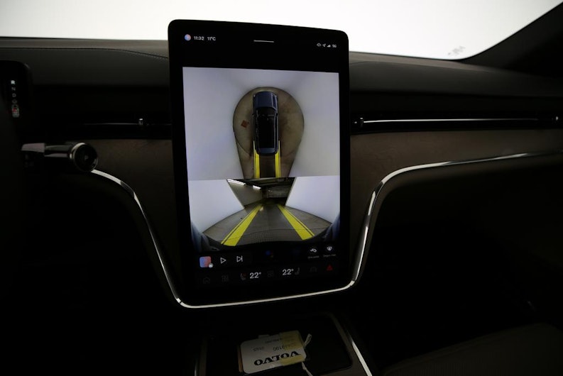 Vehicle image VOLVO EX 90