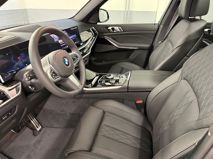 Vehicle image BMW X5