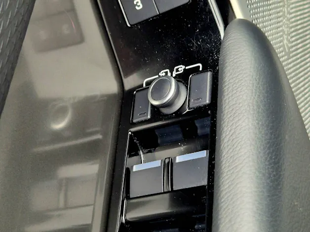 Land Rover Range Rover Velar 2.0 T SE
