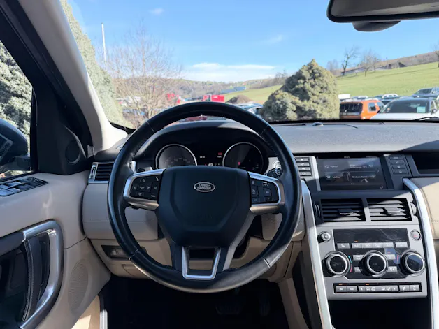 Land Rover Discovery Sport 2.0 TD4 HSE Luxury AT9