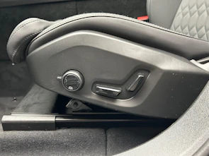 image du véhicule VOLVO XC60 2.0 T6 TE Ultra Dark eAWD