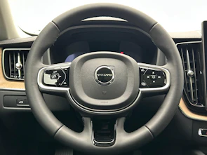 image du véhicule VOLVO XC60 2.0 T6 TE Ultra Dark eAWD