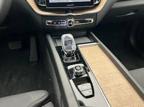 image du véhicule VOLVO XC60 2.0 T6 TE Ultra Dark eAWD