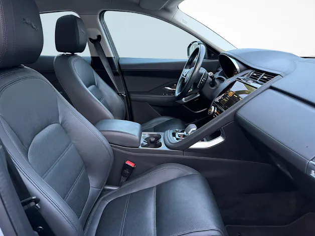 Jaguar E-Pace 2.0 I4 200 SE AWD mit Panoramadach