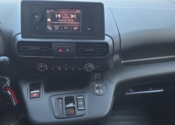 Vehicle image 12 Vehicle image 12