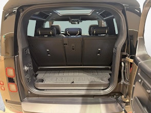 Vehicle image LAND ROVER Defender 90 3.0 D I6 250 X-Dynamic SE