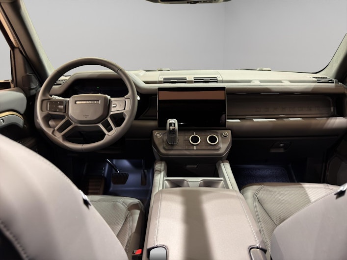 Vehicle image LAND ROVER DEFENDER