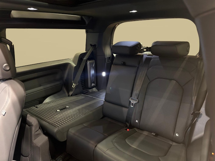 Vehicle image LAND ROVER DEFENDER