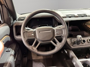 Vehicle image LAND ROVER Defender 90 3.0 D I6 250 X-Dynamic SE