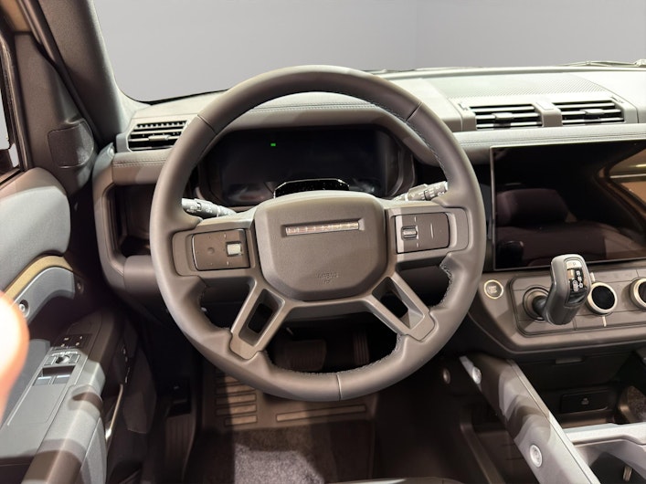 Vehicle image LAND ROVER DEFENDER