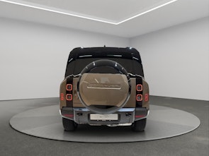 Vehicle image LAND ROVER Defender 90 3.0 D I6 250 X-Dynamic SE