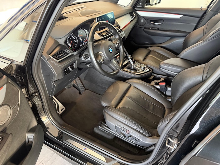 Vehicle image BMW 2 SERIES