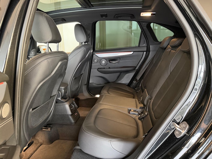 Vehicle image BMW 2 SERIES