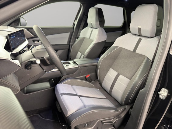 Vehicle image 5 Vehicle image 5